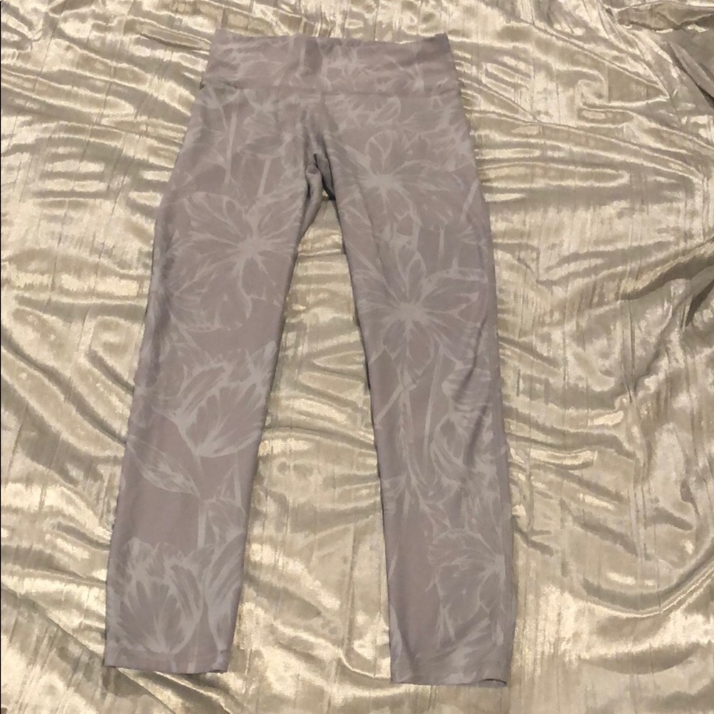 Firm fitting workout leggings